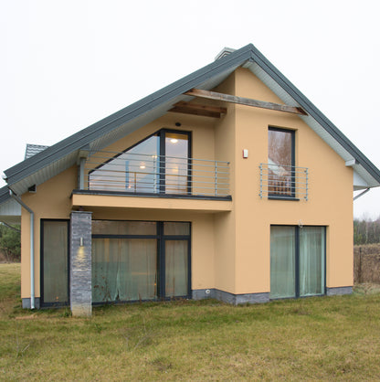 Derendo Fassadenfarbe Hellorange mit ULTRA Wetterschutz und Abperleffekt