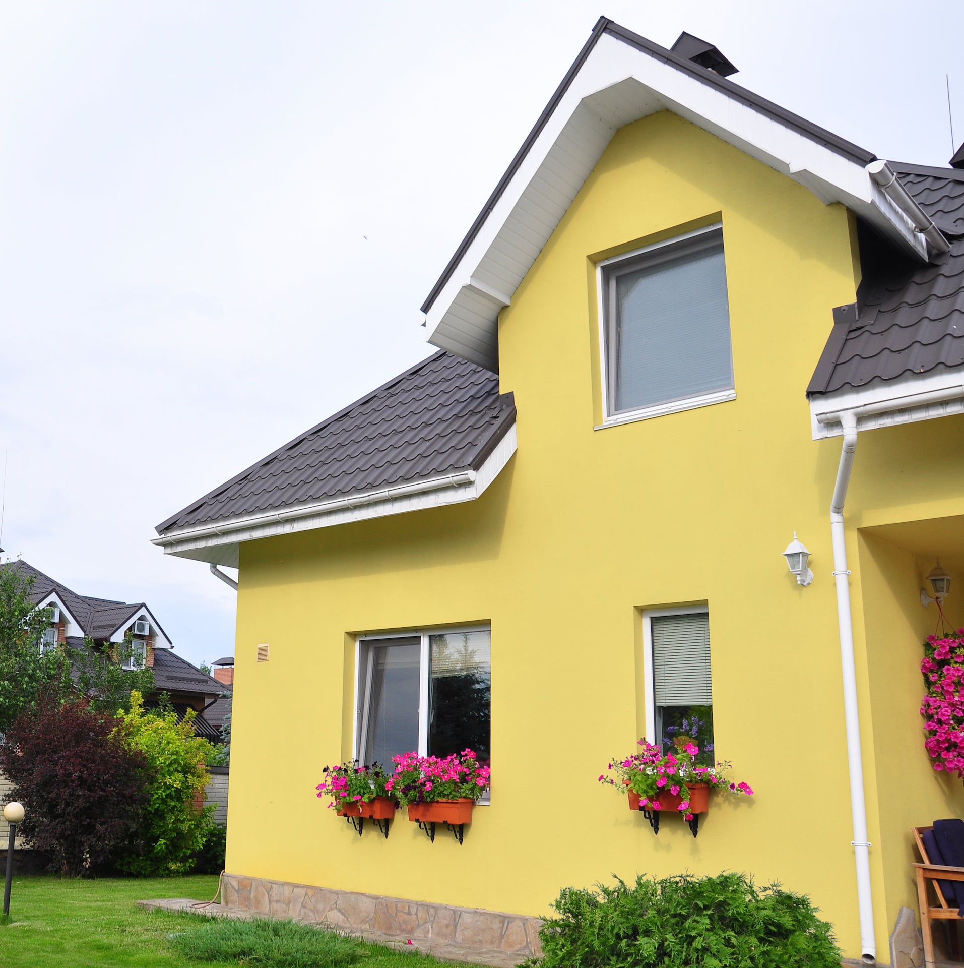 Derendo Fassadenfarbe Cremegelb mit EXTRA Wetterschutz - 4251604913845 - Derendo