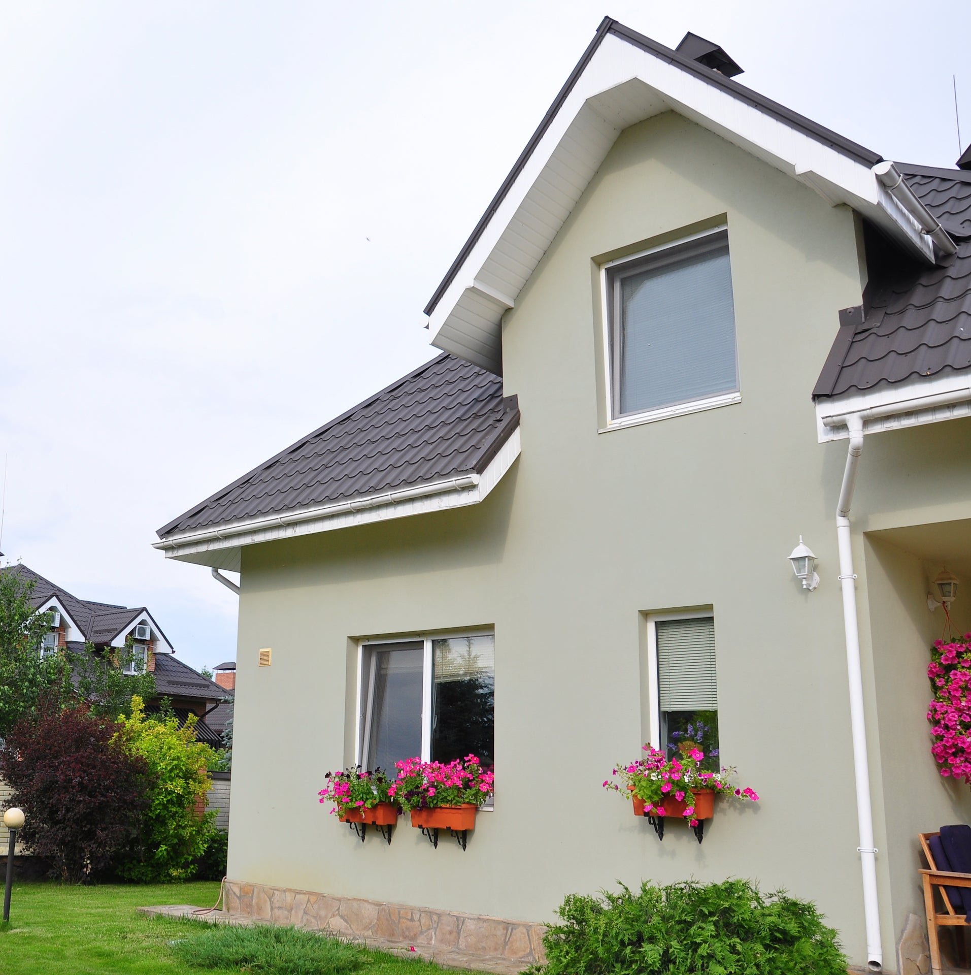 Derendo Fassadenfarbe Hellgrau mit EXTRA Wetterschutz - 4251604913647 - Derendo