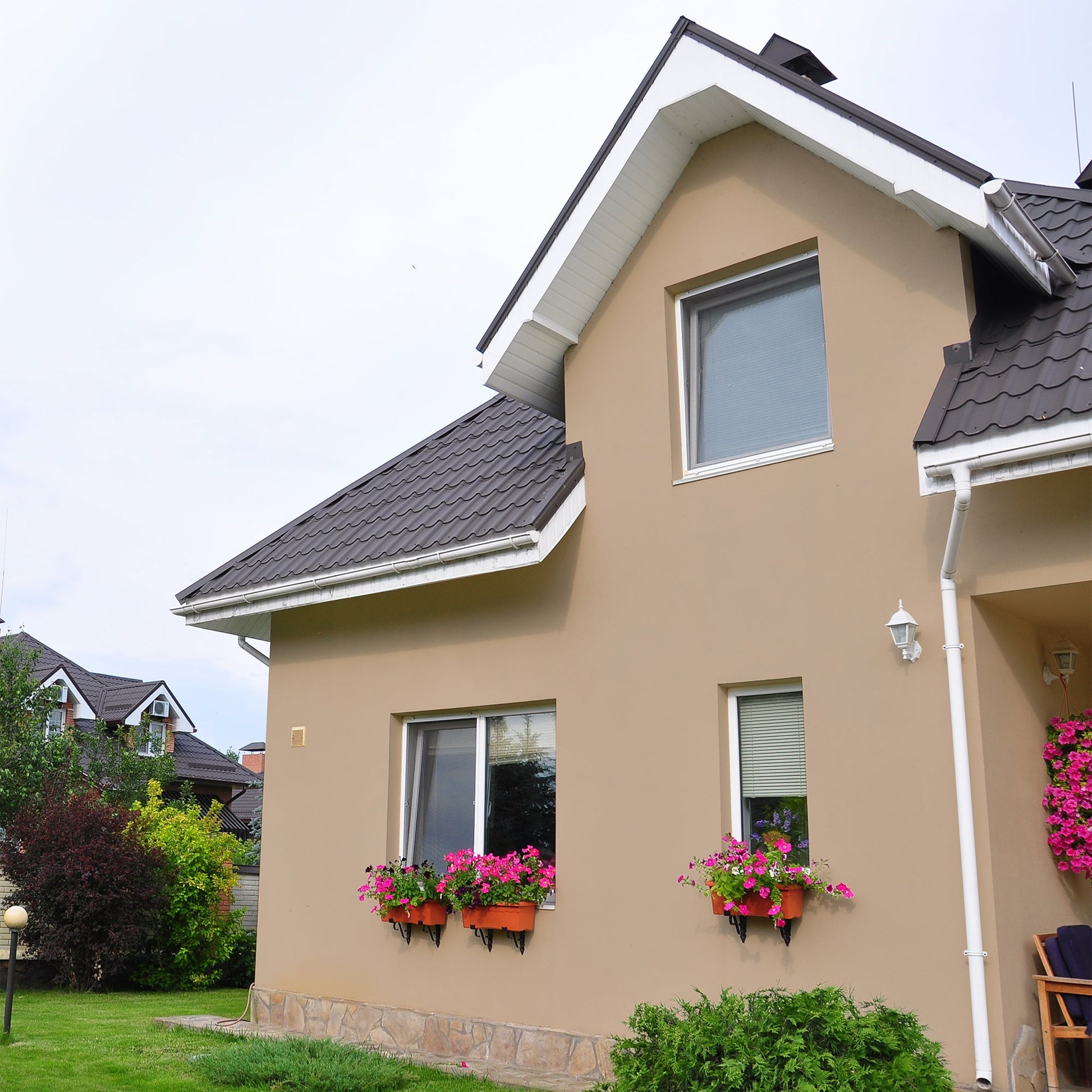 Derendo Premium Fassadenfarbe Sandbeige mit Wetterschutz und Abperleffekt - 4251604929228 - Derendo