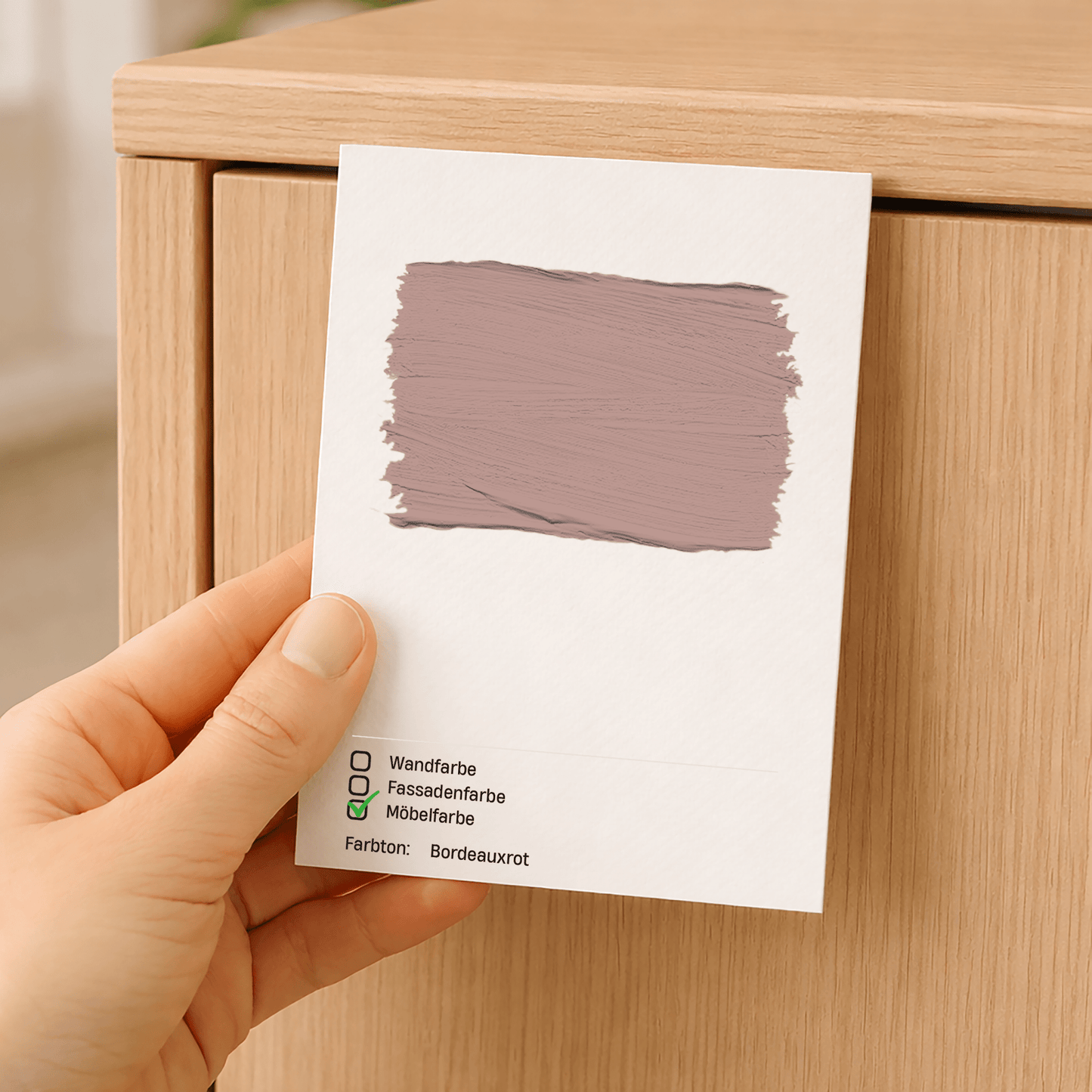 Farbmusterkarte A6 – mit echter Möbelfarbe handgestrichen auf Leinenstrukturkarton in Bordeauxrot – Produktbild von Derendo