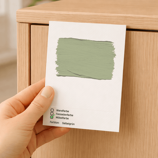 Farbmusterkarte A6 – mit echter Möbelfarbe handgestrichen auf Leinenstrukturkarton in Salbeigrün – Produktbild von Derendo